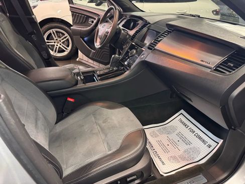 Used 2013 Ford Taurus SHO image 14