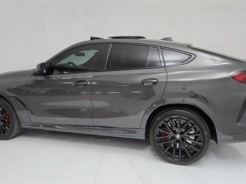 Used 2021 BMW X6 M50i w/ Dynamic Handling Package AWD/4WD image 4