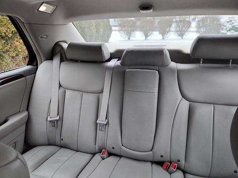 Used 2011 Cadillac DTS Luxury image 20