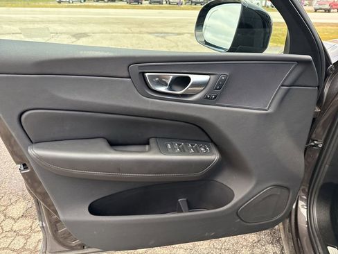 Used 2025 Volvo XC60 B5 Plus image 42