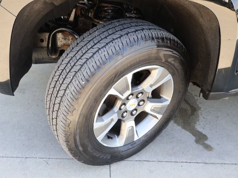 Used 2019 Chevrolet Colorado Z71 AWD/4WD image 39