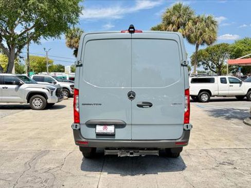 Used 2024 Mercedes-Benz Sprinter 2500 image 7