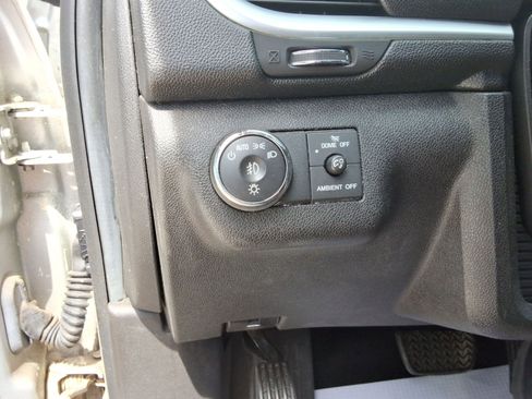 Used 2016 Chevrolet Traverse LT AWD/4WD image 20