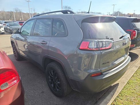 Used 2023 Jeep Cherokee Altitude Lux image 6