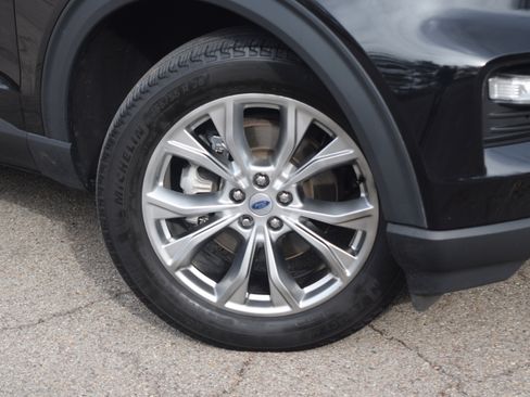 Used 2023 Ford Explorer XLT w/ Equipment Group 202A image 32