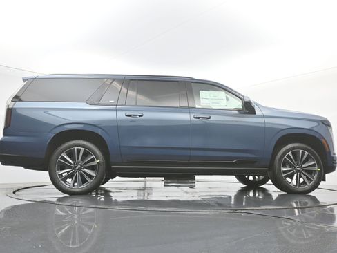 New 2026 Cadillac Escalade ESV Sport image 20