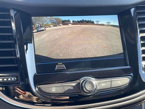 Used 2018 Chevrolet Trax LT w/ LT Convenience Package image 16