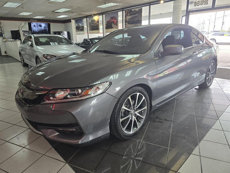 Used 2017 Honda Accord EX image 1
