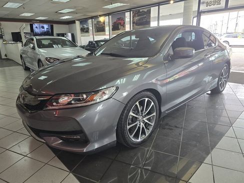 Used 2017 Honda Accord EX image 1