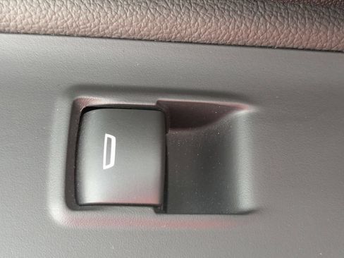 Used 2024 GMC Terrain SLT FWD image 25