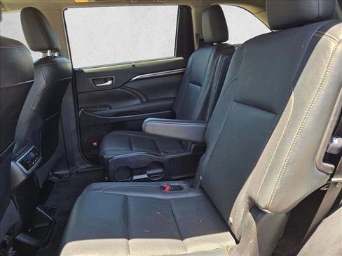 Used 2014 Toyota Highlander Limited FWD image 18
