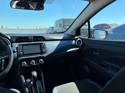 Used 2025 Nissan Versa SV FWD image 28
