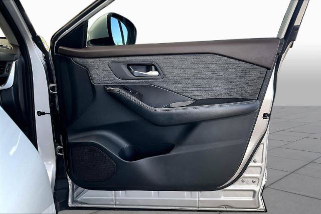 Certified 2023 Nissan Rogue SV FWD image 22