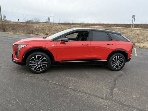 New 2025 Cadillac Optiq Sport 2 w/ LPO, Floor Liner Package image 8