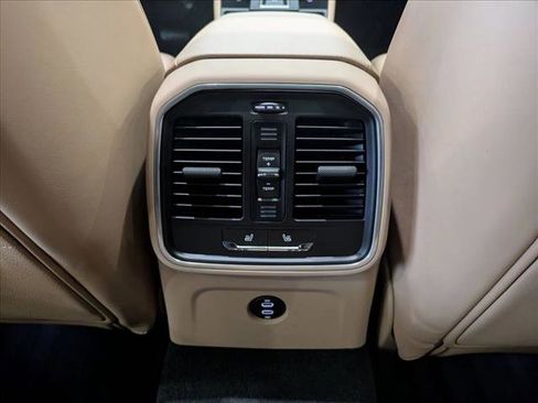 Used 2026 Porsche Macan AWD/4WD image 14