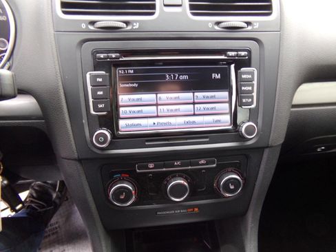 Used 2013 Volkswagen Golf TDI image 39