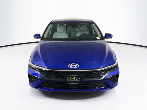 Used 2024 Hyundai Elantra Limited FWD image 2