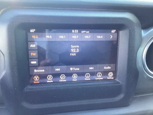 Used 2020 Jeep Wrangler Unlimited Sahara AWD/4WD image 29