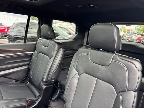 New 2026 Jeep Grand Cherokee L Limited AWD/4WD image 8