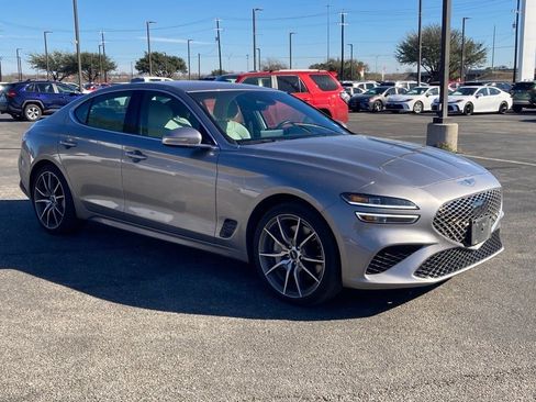 Used 2025 Genesis G70 2.5T image 3