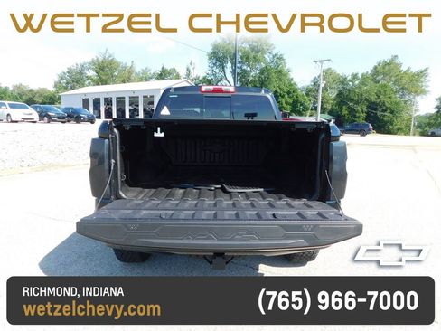 Used 2025 Chevrolet Colorado ZR2 w/ Technology Package AWD/4WD image 6