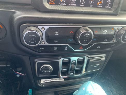 Used 2022 Jeep Wrangler Unlimited Sport w/ Sun And Sound Package AWD/4WD image 13