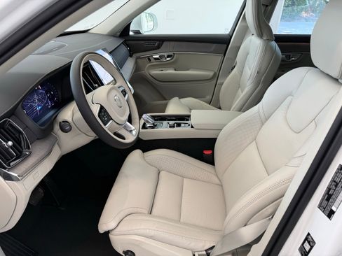 Used 2026 Volvo XC90 B6 Ultra w/ Protection Package image 17