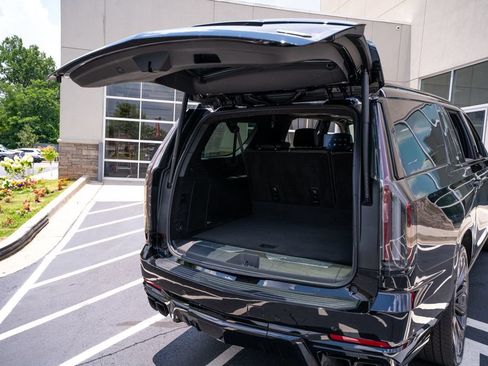 Used 2025 Cadillac Escalade ESV V AWD/4WD image 56