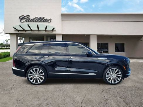 Used 2026 Cadillac Vistiq Premium Luxury image 6