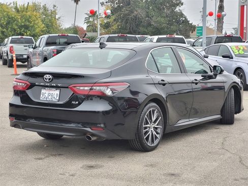 Used 2023 Toyota Camry XLE image 5