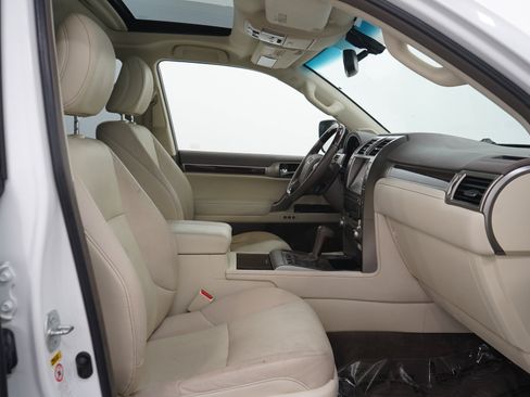 Used 2014 Lexus GX 460 w/ Premium Package AWD/4WD image 11