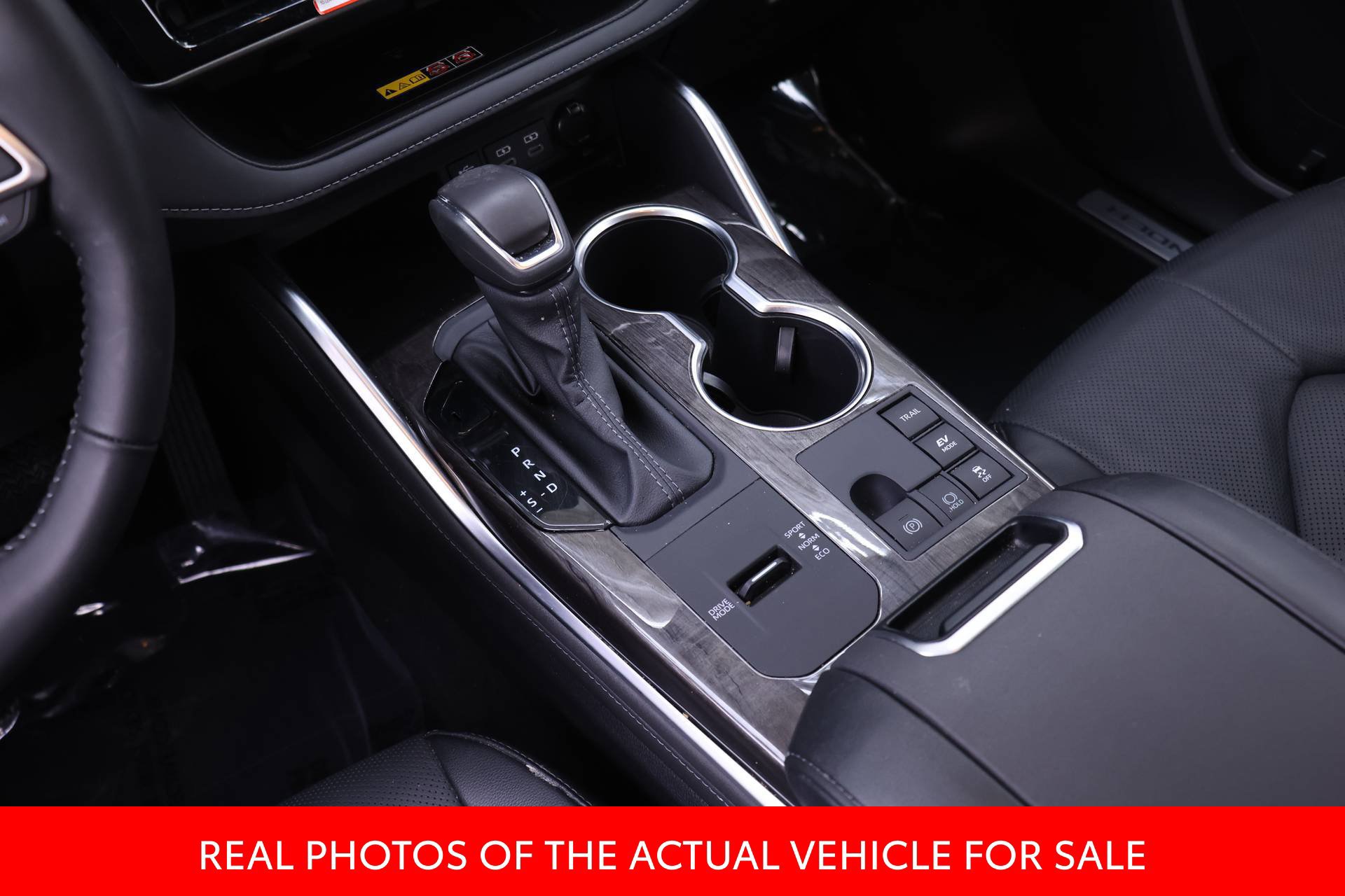 Certified 2025 Toyota Highlander Limited AWD/4WD image 12