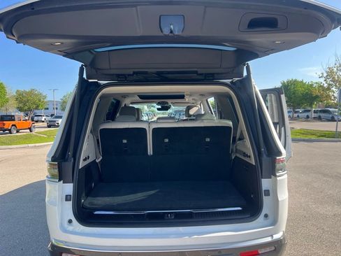 Certified 2022 Jeep Grand Wagoneer Series I AWD/4WD image 24