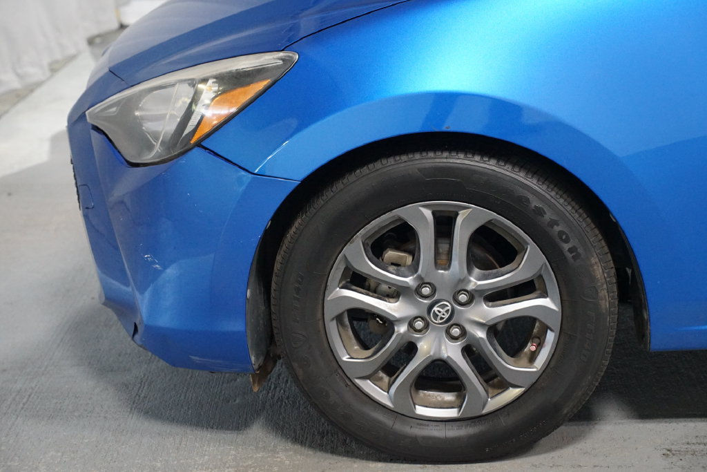 Used 2020 Toyota Yaris LE FWD image 5