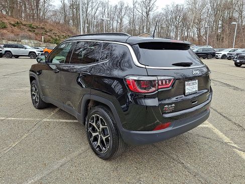 Certified 2025 Jeep Compass Limited AWD/4WD image 5