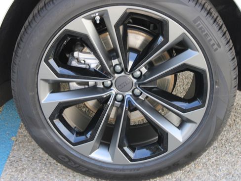 New 2026 Audi Q7 3.0T Premium Plus image 13