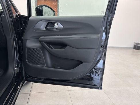 New 2026 Chrysler Pacifica Select w/ S Appearance Package image 47