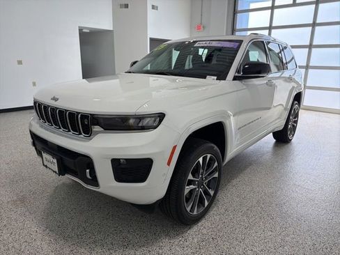 Used 2023 Jeep Grand Cherokee Overland w/ Adv Protech Group III image 7