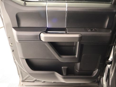 Used 2018 Ford F150 XLT w/ Equipment Group 302A Luxury AWD/4WD image 18