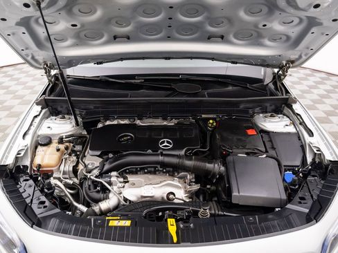 Used 2022 Mercedes-Benz GLB 250 4MATIC image 32