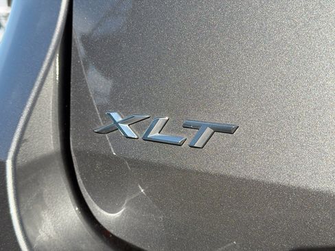 Used 2022 Ford Explorer XLT w/ Equipment Group 202A image 11