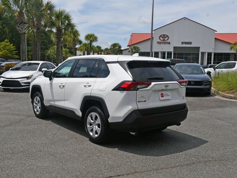 Used 2025 Toyota RAV4 LE AWD/4WD image 3