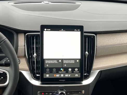 New 2026 Volvo XC90 B5 Core image 16