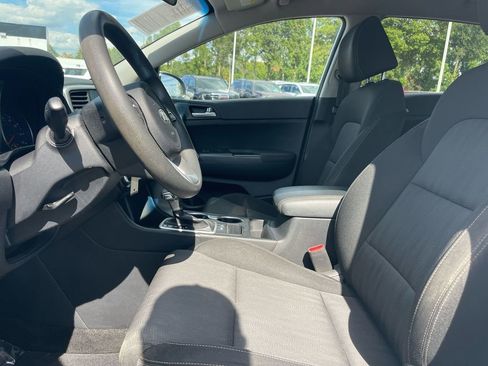 Used 2021 Kia Sportage LX image 9