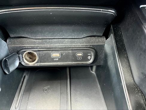 Used 2025 Kia Telluride S FWD image 17