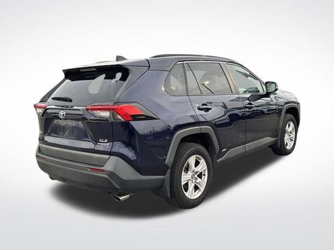 Used 2020 Toyota RAV4 XLE image 5