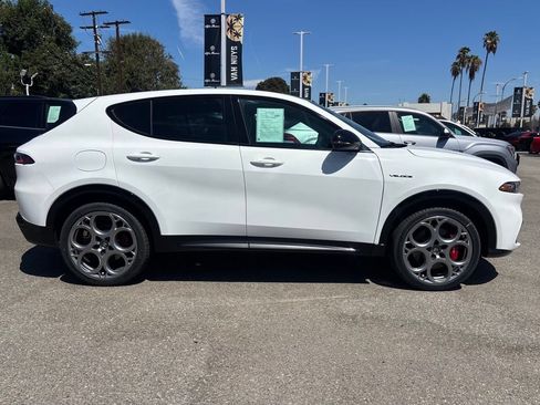 Used 2025 Alfa Romeo Tonale w/ Premium Package AWD/4WD image 2