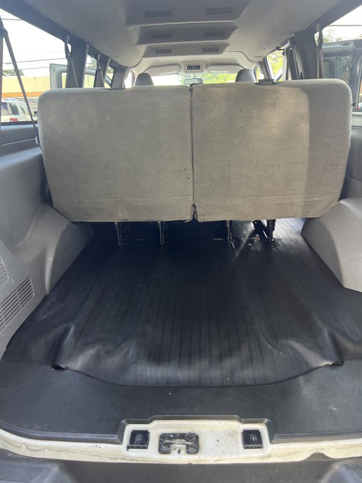 Used 2022 Chevrolet Express 3500 LS RWD image 17