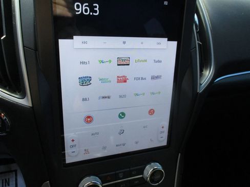 Used 2024 Ford Edge ST-Line image 19