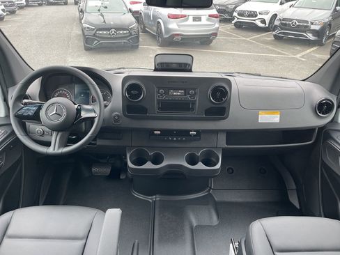 New 2025 Mercedes-Benz Sprinter 2500 image 12